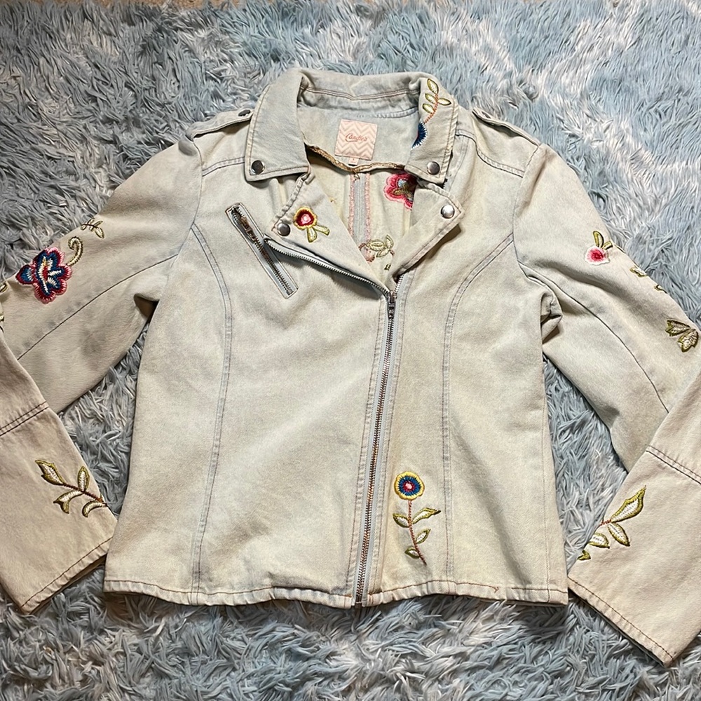 Never warn embroiders jean jacket